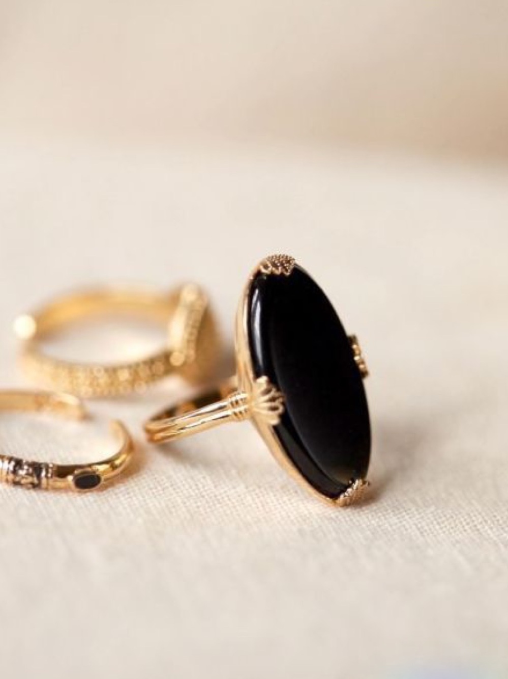 Sezane Celeste earrings in BLACK ONYX please see second picture for color - Picture 2 of 2